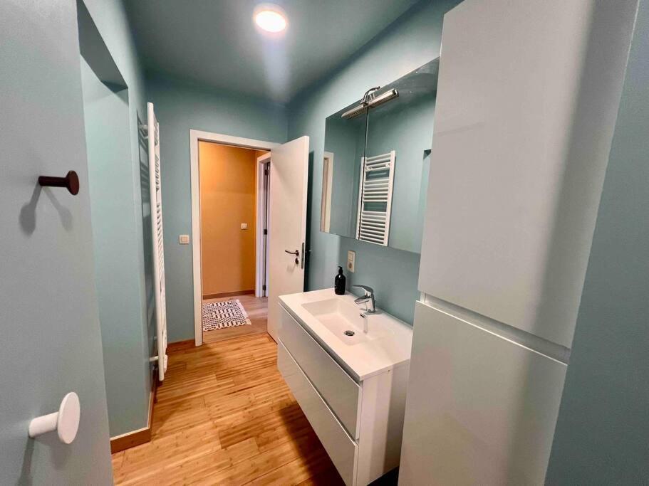 Apartament Le Retro Chic - Grand Duplex Pour 6 Dans Le Centre Liège Zewnętrze zdjęcie
